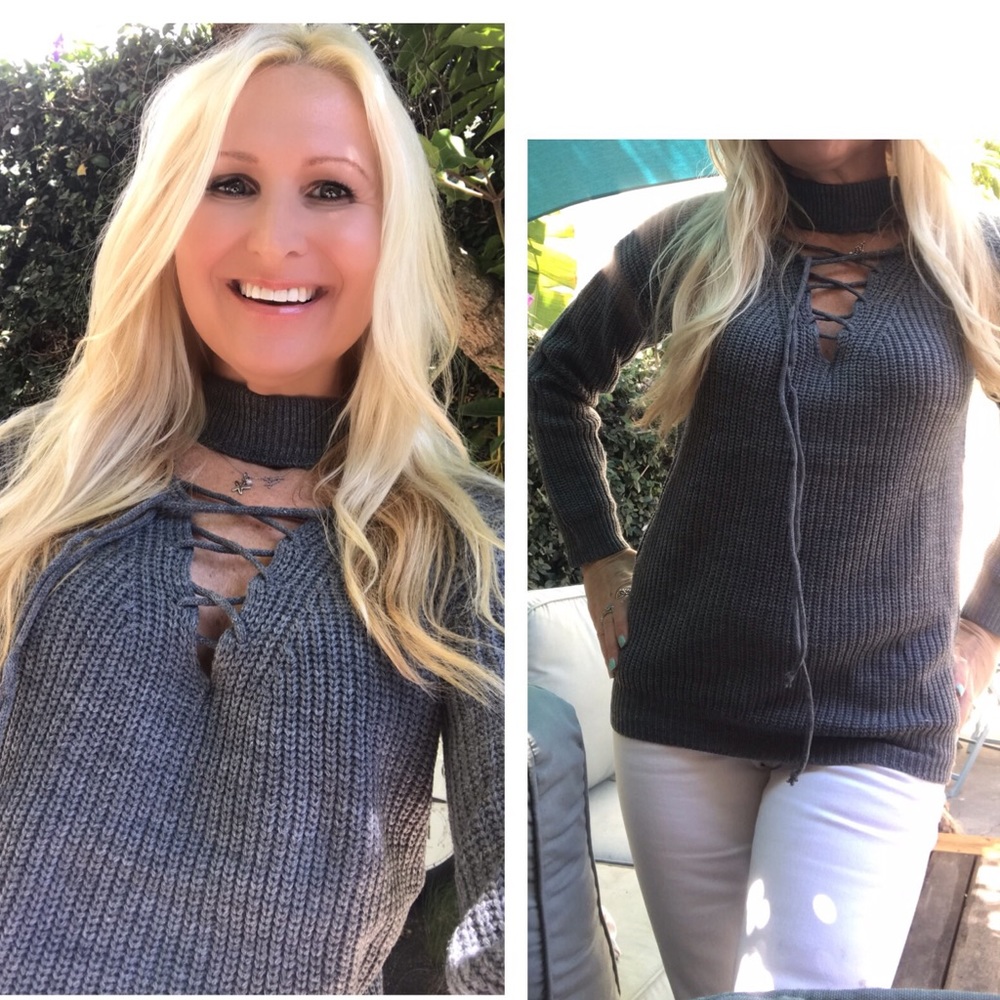 🤩Cozy Lace Up Gray Sweater 🌟Sale